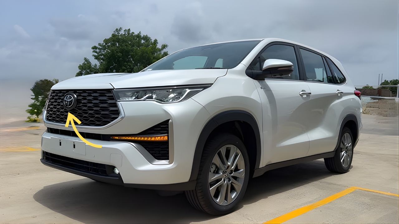 Toyota Innova Hycross